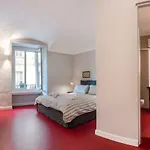 Comfort For Groups & Families In City Center
